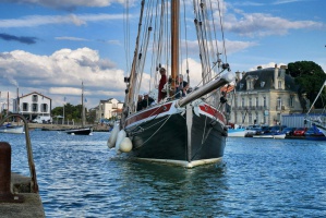 Le Saint-Michel II rentre dans le port de Pornic  - auteur : Alain Barré