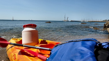 Balade dans le port de Pornic en kayak Sit on Top - auteur : Poissonneries Bacconnais