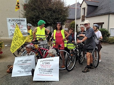 Pornic - 17/08/2012 - La « caravane à vélo pour sortir du nucléaire » à Frossay