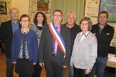 Pornic - 05/04/2014 - La Plaine sur Mer : Michel Bahuaud s`entoure de six adjoints