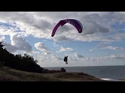 Pornic - 07/11/2016 - Vidéo : Tharon plage, parapentes aux Terres rouges 2016
